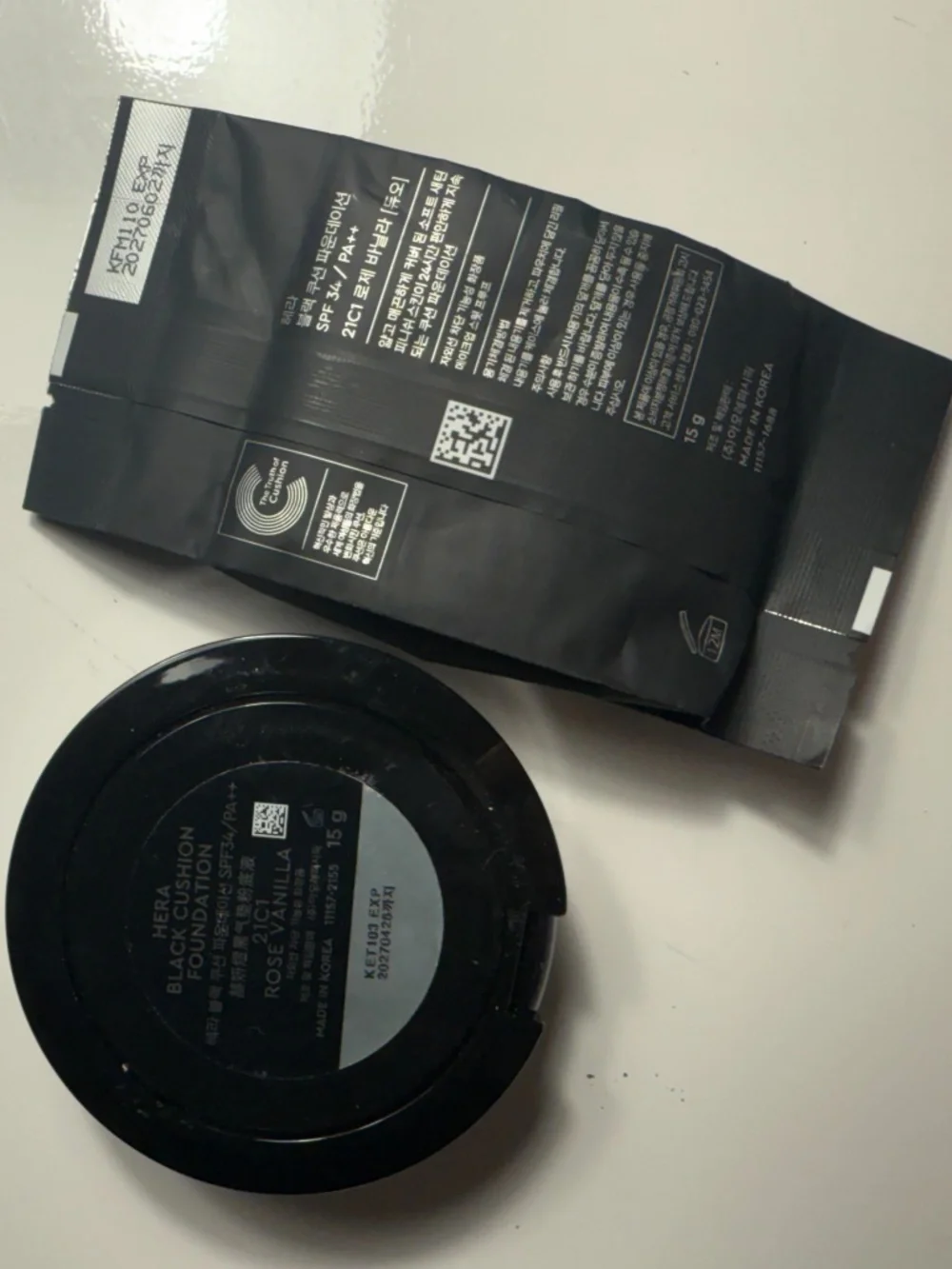 HERA Black Cushion Foundation Refill 15g + Case -Color: 23C1 Pink Beige NWT